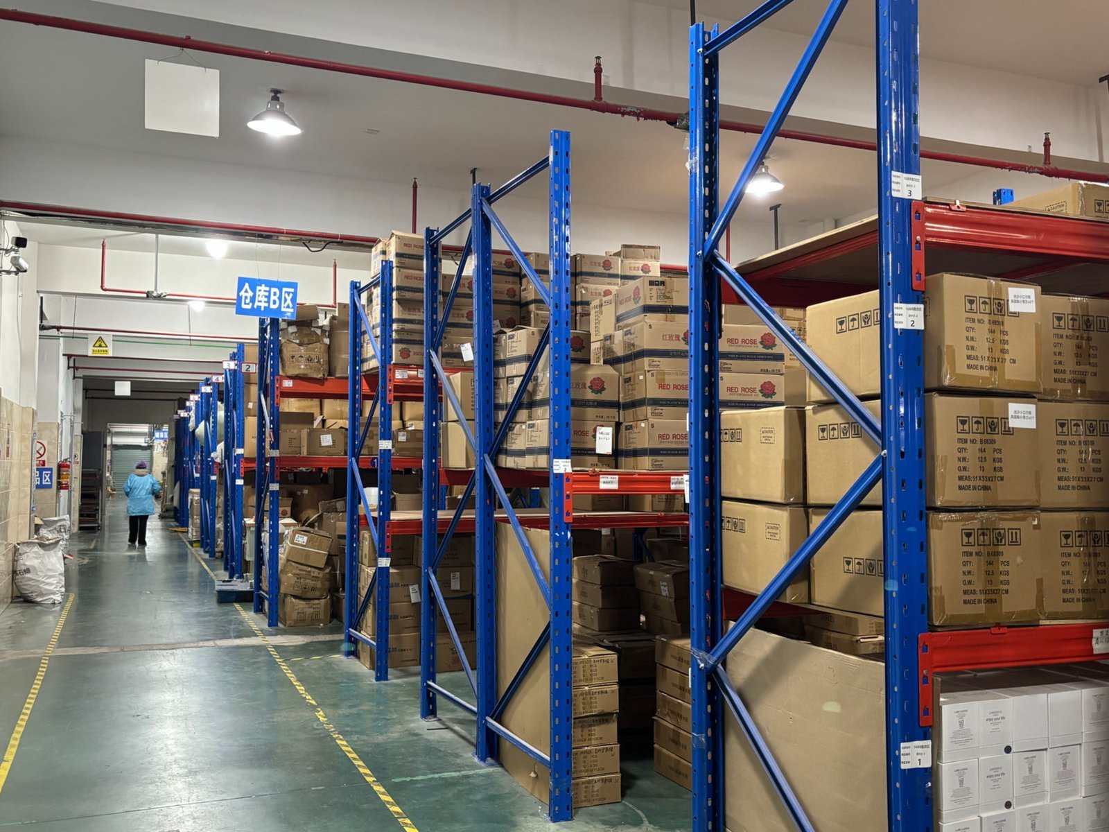 negotiate low MOQs with Chinese suppliers